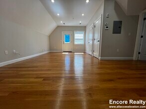 73 Gordon St, Unit 4 in Boston, MA - Foto de edificio - Building Photo