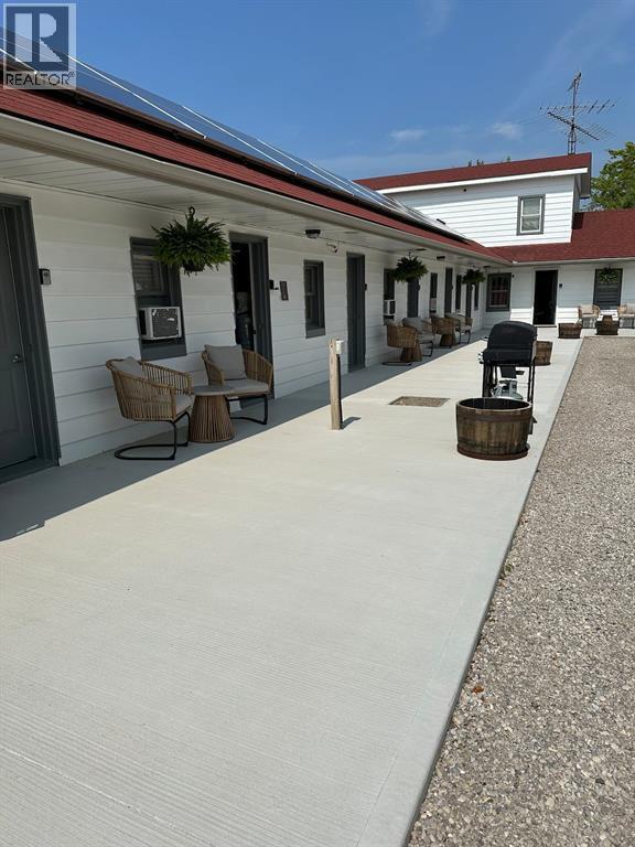 property at 7424 Lakeshore Rd