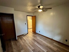 316 N 1st Ave-Unit -B in Wausau, WI - Foto de edificio - Building Photo