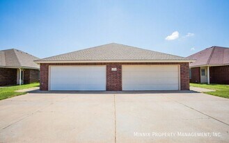 514 N Clinton Ave, Unit B in Lubbock, TX - Building Photo