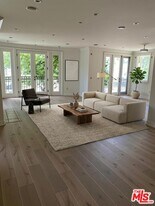 129 S Elm Dr in Beverly Hills, CA - Building Photo