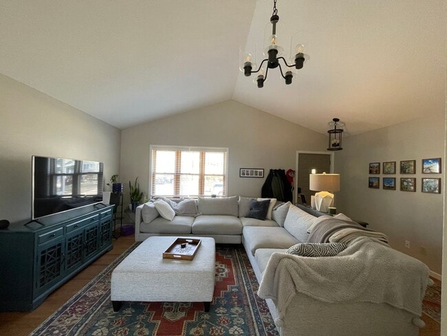 907 Connecticut Ave in Manhattan, KS - Building Photo - Building Photo