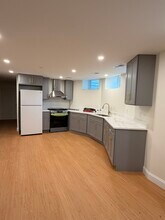 12 Rowena St, Unit 3 in Boston, MA - Building Photo - Building Photo