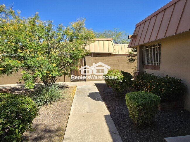 7777 N 19th Ave in Phoenix, AZ - Building Photo - Building Photo