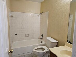 3225 Hirschfield Rd in Spring, TX - Building Photo - Building Photo