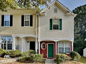 1685 Camden Forrest Way, Unit 701 in Riverdale, GA - Building Photo