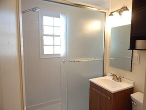 28 Old Post Rd in Westerly, RI - Building Photo - Building Photo