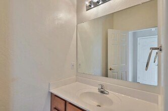 2419 W Alta Vista Rd in Phoenix, AZ - Building Photo - Building Photo