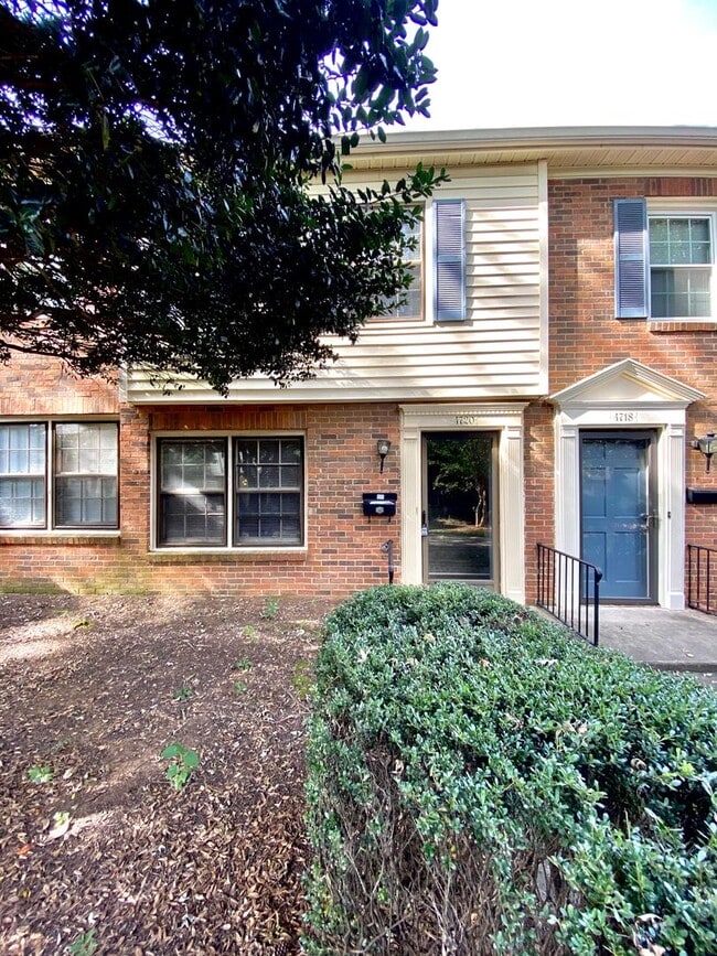 property at 4720 Old Lantern Way