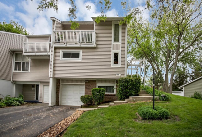 1101 Sausalito Ct in Bartlett, IL - Building Photo - Building Photo