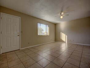 8952 W Royal Palm Rd in Peoria, AZ - Building Photo - Building Photo