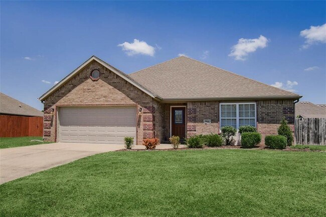 property at 2800 SW Azalea Ave