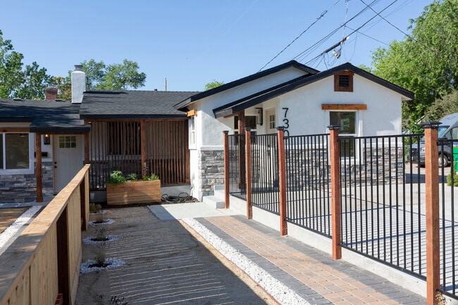 730 W Pueblo St in Reno, NV - Building Photo - Building Photo