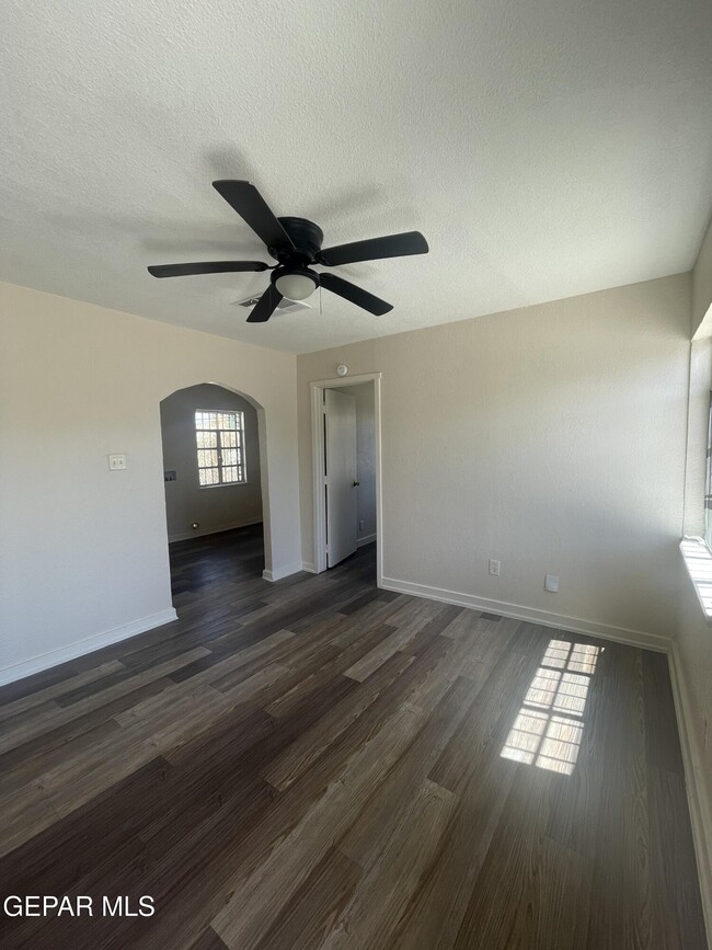 7135 Stiles Dr in El Paso, TX - Building Photo - Building Photo