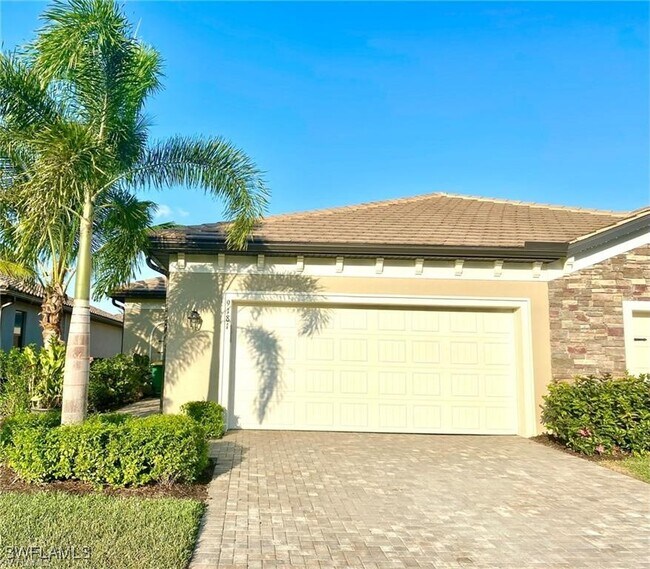 property at 9181 Glenforest Dr