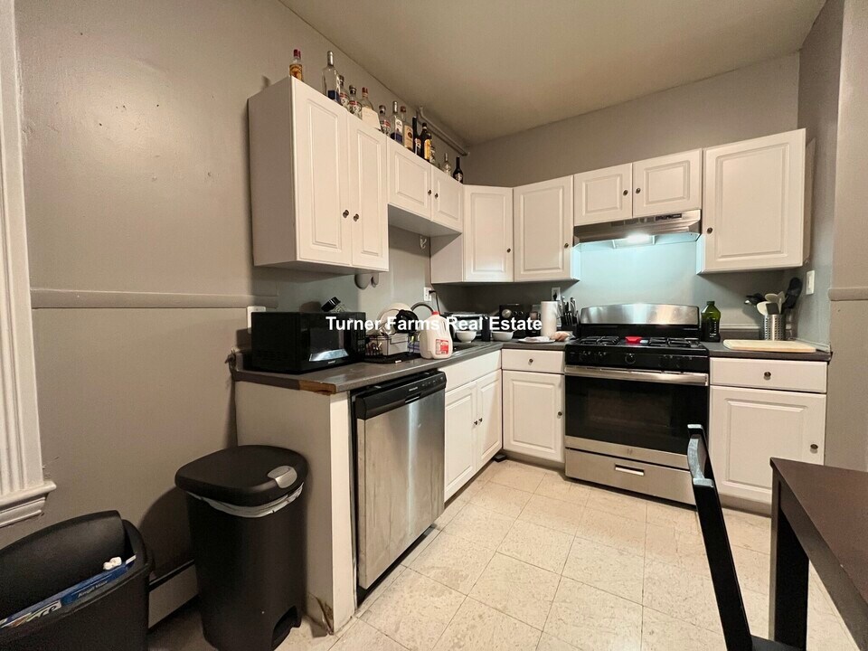 168 Hillside St, Unit 2F in Boston, MA - Building Photo