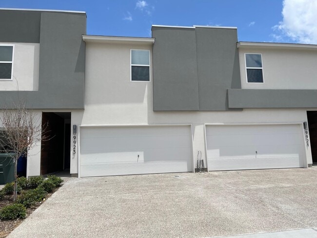 9923 Bijan Dr