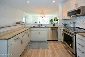 922 1st St S in Jacksonville Beach, FL - Building Photo - Building Photo