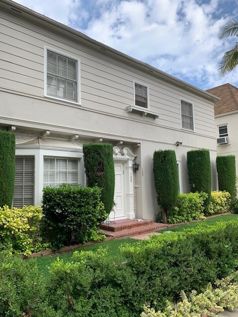 128 S Palm Dr in Beverly Hills, CA - Building Photo