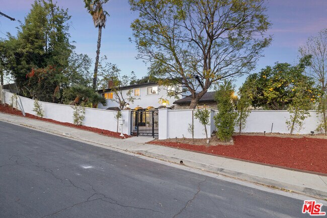 20286 Allentown Dr in Los Angeles, CA - Building Photo - Building Photo