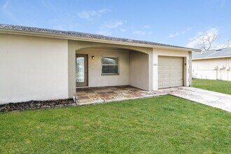 13823 Pathfinder Dr in Tampa, FL - Building Photo - Building Photo