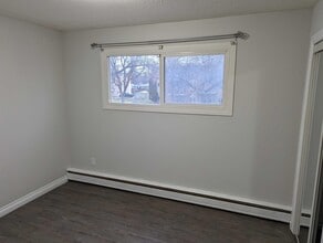 1811 8th Ave N in Regina, SK - Building Photo - Building Photo