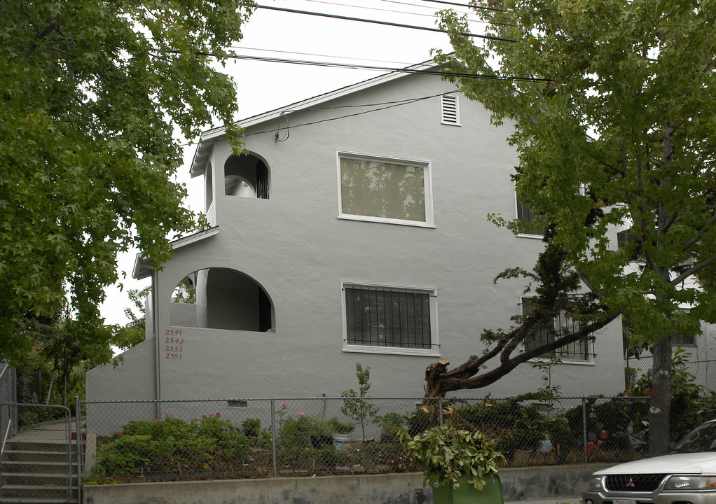 2541-2551 8th Ave in Oakland, CA - Building Photo