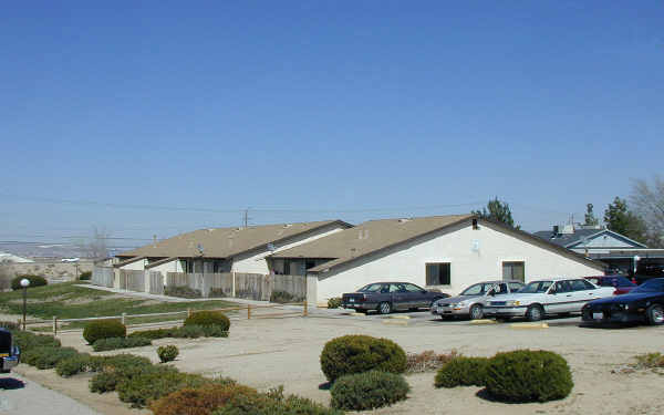 Sequoia Apartments in Hesperia, CA - Building Photo - Building Photo