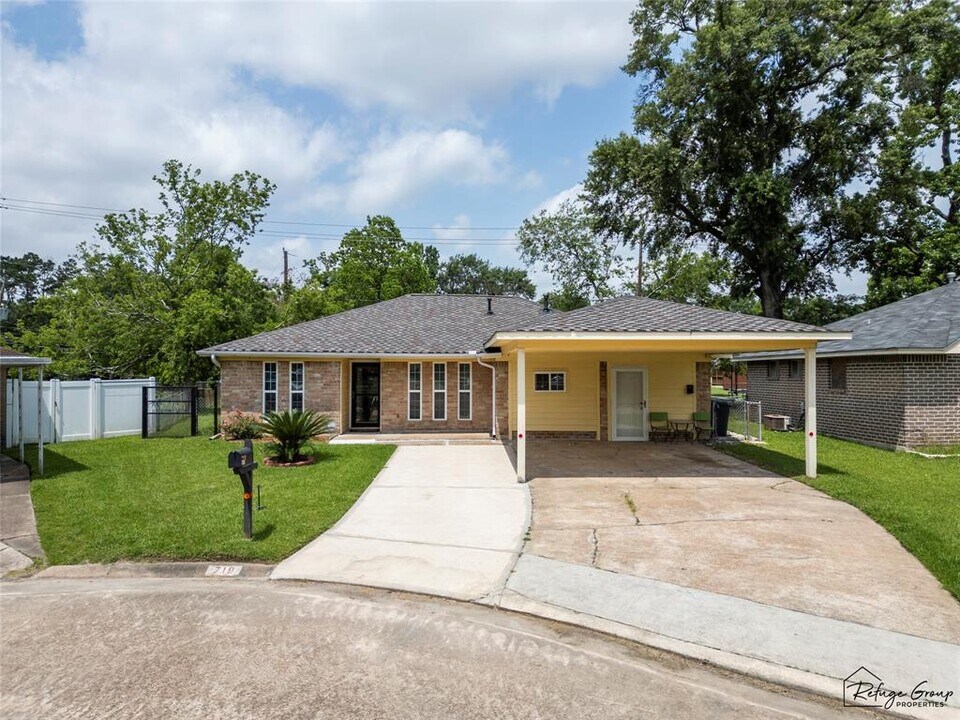 719 Kilpatrick St in Channelview, TX - Building Photo
