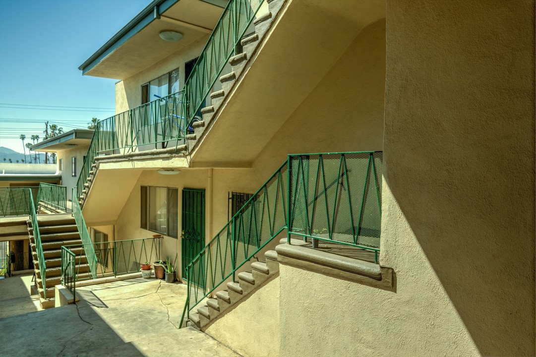 Grandview Apartments in Los Angeles, CA - Building Photo