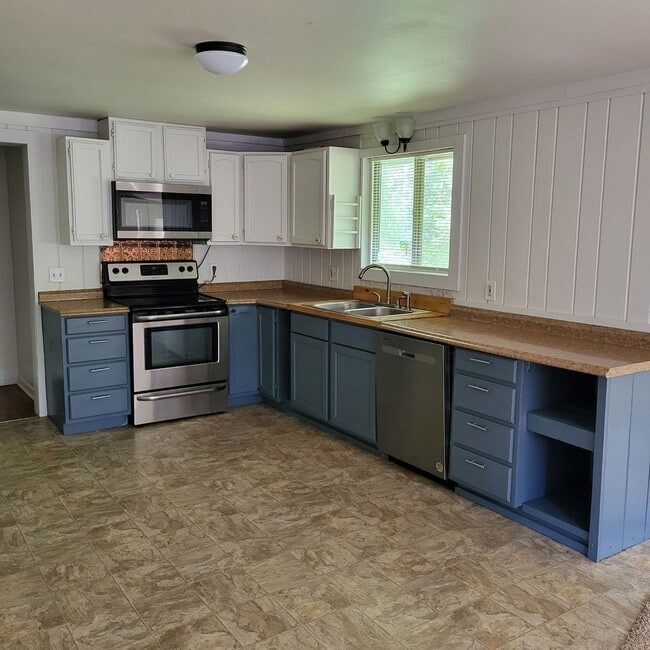 240 Lansing St in Cadillac, MI - Building Photo - Building Photo