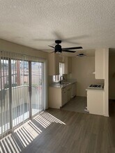 824 S Wooster St in Los Angeles, CA - Building Photo - Building Photo