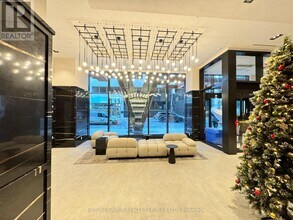 108-3108 Peter St in Toronto, ON - Building Photo - Building Photo