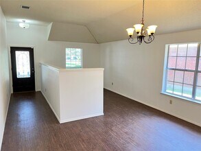 9005 Martha's Dr in Austin, TX - Building Photo - Building Photo