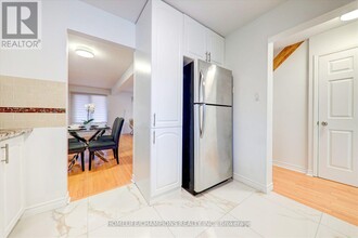 4 Croxley Green in Markham, ON - Building Photo - Building Photo