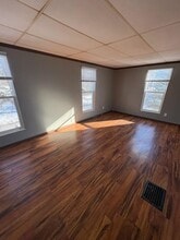 912 N Madison St in Bloomington, IL - Building Photo - Building Photo