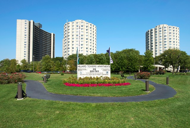 Hilliard Towers Senior Apartments in Chicago, IL - Building Photo