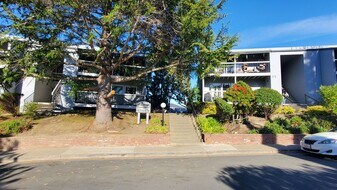 1969 Ascot Dr in Moraga, CA - Building Photo