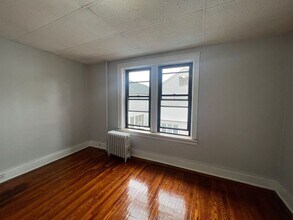 807 Trefoil Manor in Bayonne, NJ - Building Photo - Interior Photo