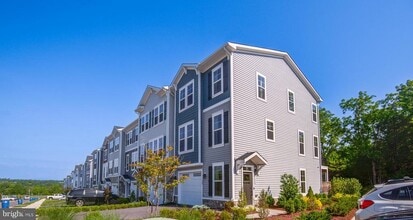135 Wake Robin Ct in Front Royal, VA - Building Photo - Building Photo