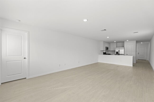 214 Forest W St