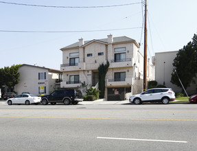 5928 Woodman Ave in Van Nuys, CA - Building Photo - Building Photo