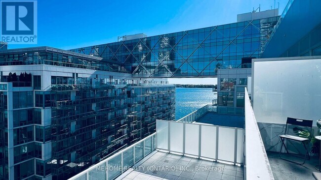 15 Queens Quay E in Toronto, ON - Building Photo - Building Photo