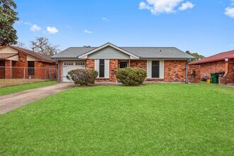 6311 Bluestone Dr in Houston, TX - Building Photo - Building Photo