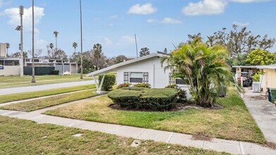 524 Columbia Dr in Tampa, FL - Building Photo - Building Photo