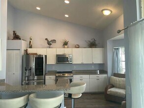 1236 Bayview Cir in Weston, FL - Building Photo - Building Photo