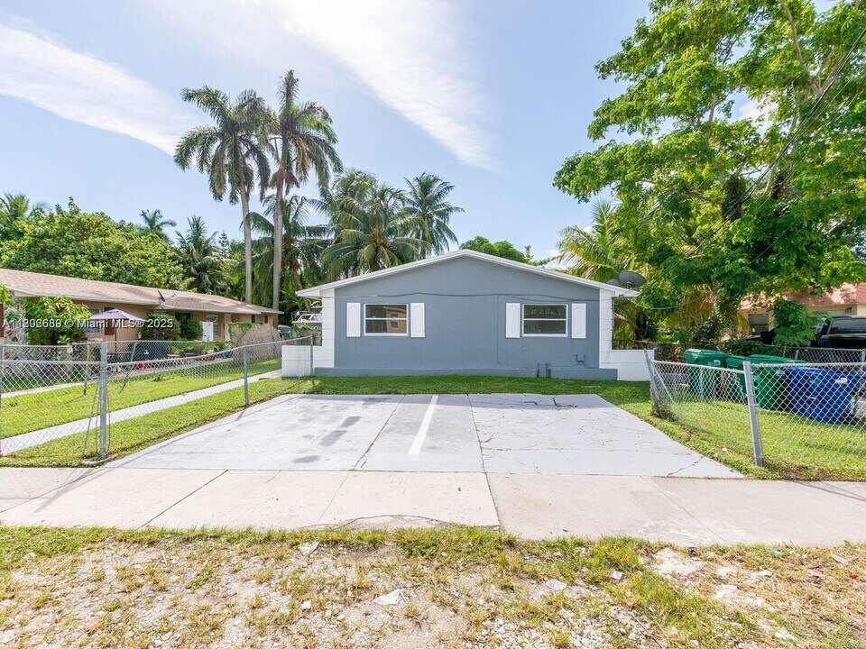 1342 NE 110th Terrace in Miami, FL - Building Photo