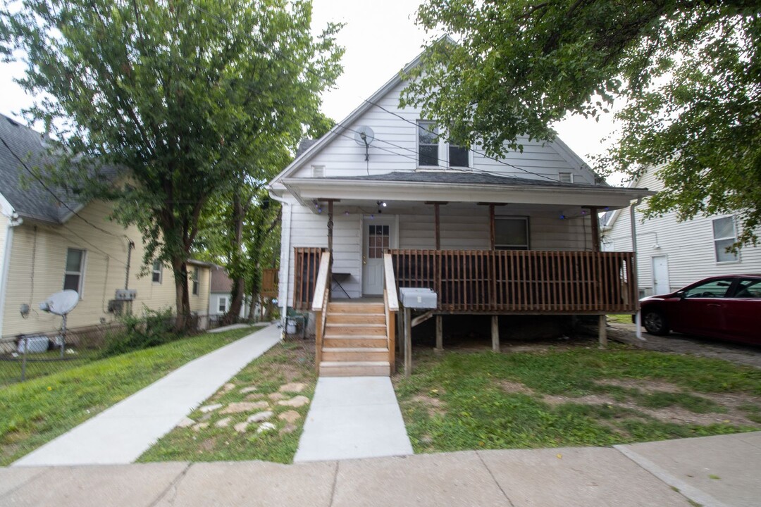 703 Hickman Ave in Columbia, MO - Building Photo