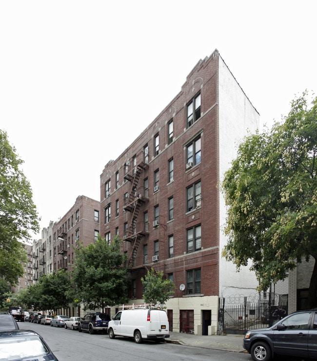1694 Selwyn Ave in Bronx, NY - Foto de edificio - Building Photo