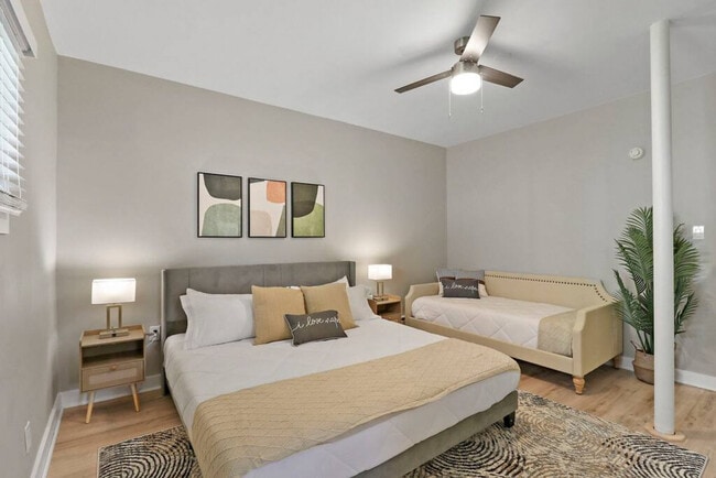 5015 Main St in Lisle, IL - Building Photo - Building Photo